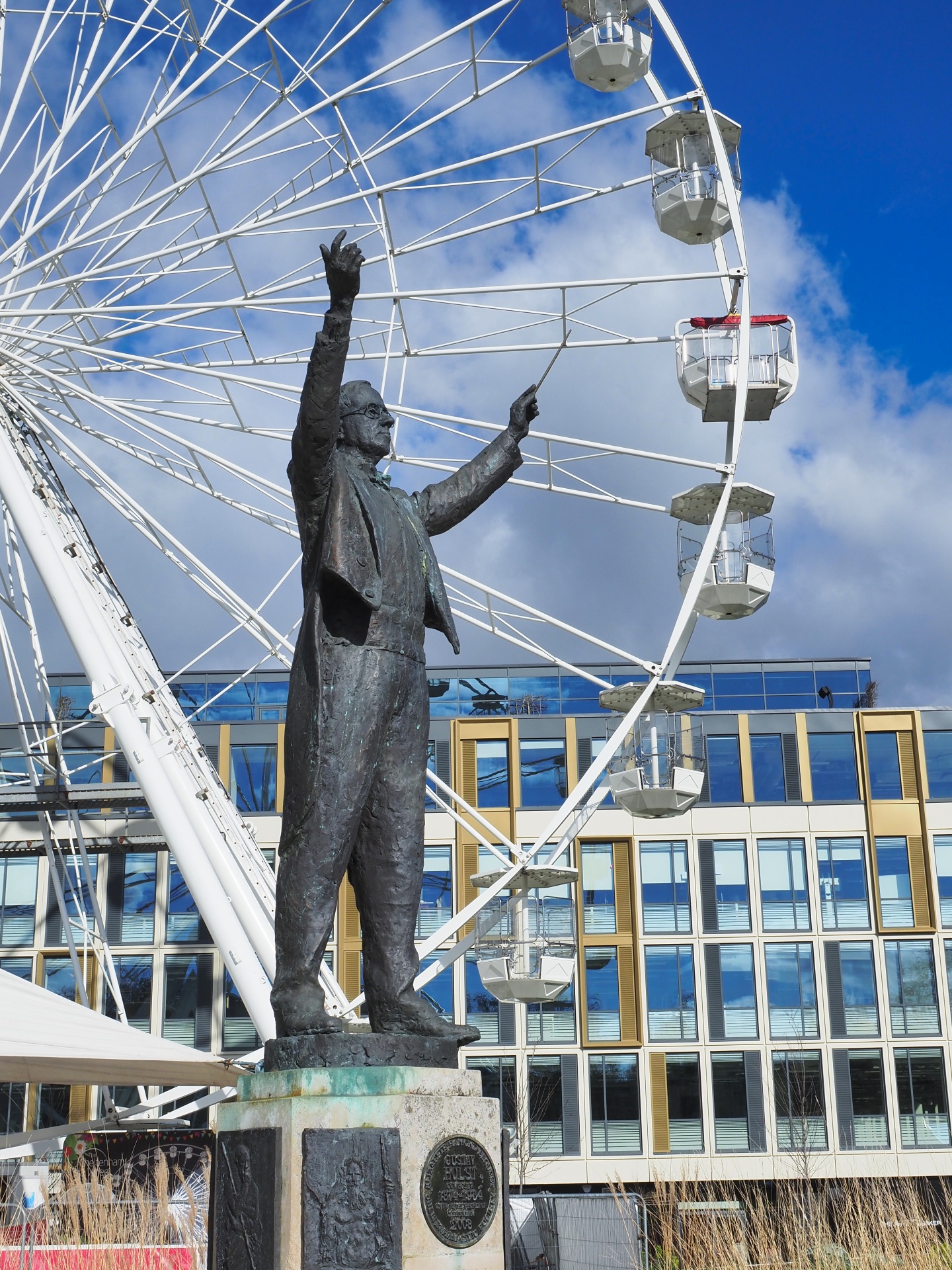 Holst statue